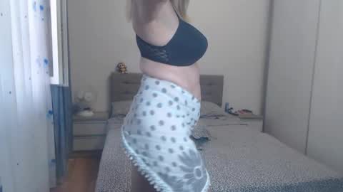 Snapshot of maturediana chatting on 07.18.26 maturediana online show from 07.18.26