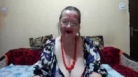 Snapshot of maturemilf chatting on 03.07.25 maturemilf online show from 03.07.25