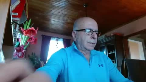 Snapshot of mauriceandre chatting on 01.07.25 Maurice online show from 01.07.25