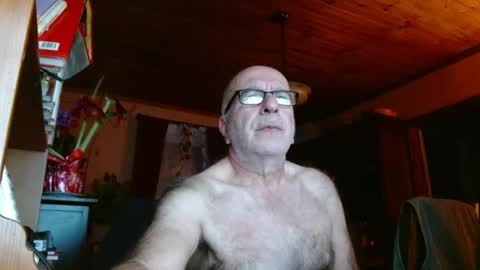 Snapshot of mauriceandre chatting on 01.11.25 Maurice online show from 01.11.25