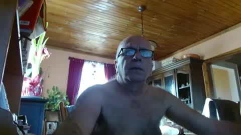 Snapshot of mauriceandre chatting on 01.14.25 Maurice online show from 01.14.25