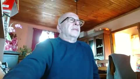 Snapshot of mauriceandre chatting on 01.17.25 Maurice online show from 01.17.25