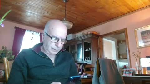 Snapshot of mauriceandre chatting on 02.06.25 Maurice online show from 02.06.25