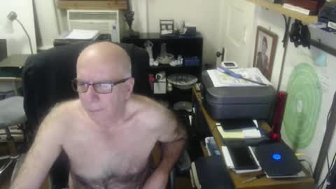 Snapshot of mauriceandre chatting on 02.09.25 Maurice online show from 02.09.25