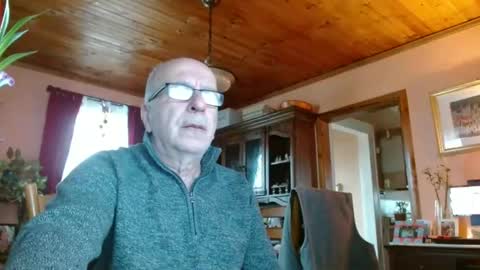 Snapshot of mauriceandre chatting on 02.13.25 Maurice online show from 02.13.25