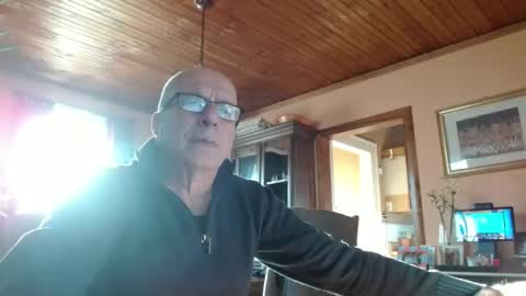 Snapshot of mauriceandre chatting on 02.21.25 Maurice online show from 02.21.25