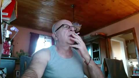 Snapshot of mauriceandre chatting on 03.03.25 Maurice online show from 03.03.25