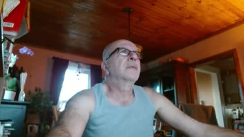 Snapshot of mauriceandre chatting on 03.07.25 Maurice online show from 03.07.25