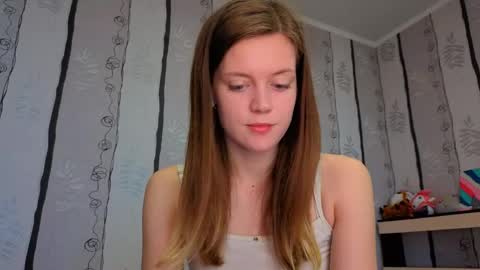 Snapshot of maurineneverman chatting on 05.13.26 Lucy online show from 05.13.26