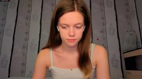 Snapshot of maurineneverman chatting on 06.18.26 Lucy online show from 06.18.26