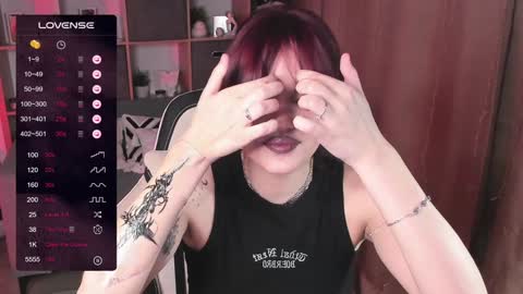 Snapshot of mavis_crystal chatting on 01.16.25 Mavis online show from 01.16.25