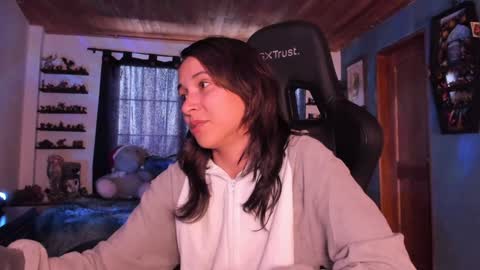 Snapshot of mavis_fuentes chatting on 12.14.24 Hilary online show from 12.14.24