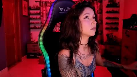 Hilary online show from 04.08.26