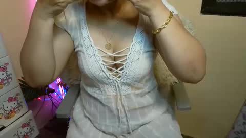 Snapshot of mawi24 chatting on 04.25.26 Mau online show from 04.25.26