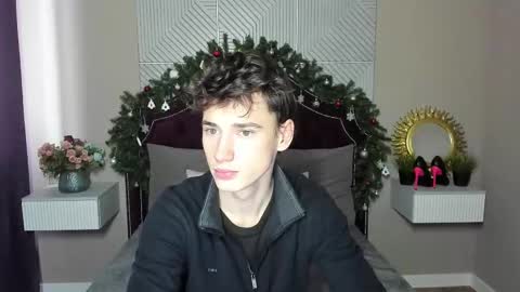 Snapshot of max_foks chatting on 01.08.26 Max online show from 01.08.26