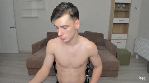 Snapshot of max_foks_ chatting on 02.16.26 max_foks_ online show from 02.16.26