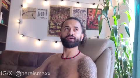 Snapshot of max_greenn chatting on 11.19.25 Max Follow me IGX hereismaxx online show from 11.19.25