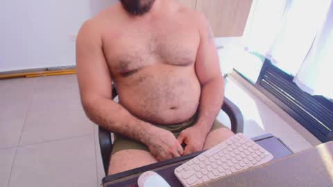 Snapshot of max_love25 chatting on 05.15.26 max_love25 online show from 05.15.26