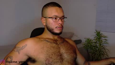 Snapshot of max_meyer chatting on 11.11.25 max_meyer online show from 11.11.25