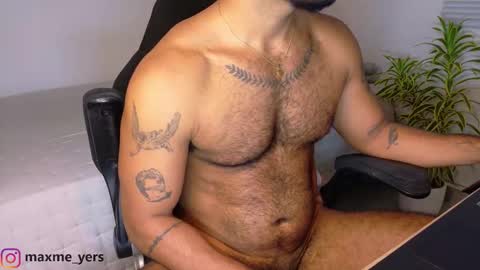 Snapshot of max_meyer chatting on 11.12.25 max_meyer online show from 11.12.25