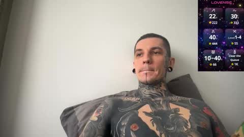 Snapshot of max_reaves chatting on 02.26.25 online show from 02.26.25