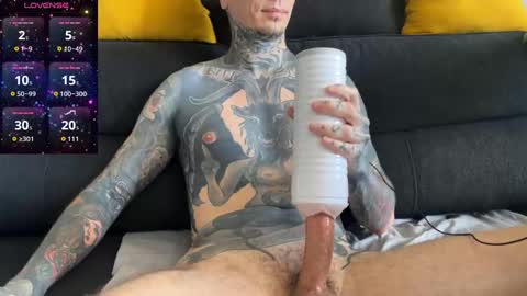 Snapshot of max_reaves chatting on 10.17.25 online show from 10.17.25