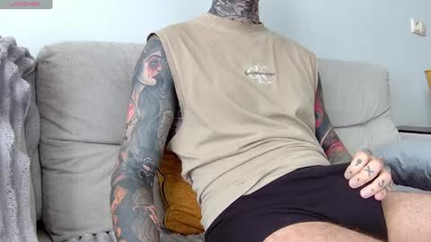 Snapshot of max_reaves chatting on 07.10.26 online show from 07.10.26