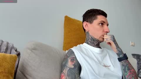 Snapshot of max_reaves chatting on 07.20.26 online show from 07.20.26