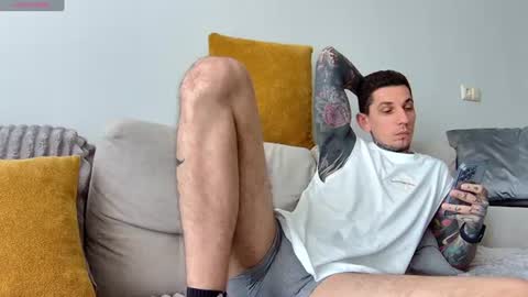 Snapshot of max_reaves chatting on 07.20.26 online show from 07.20.26