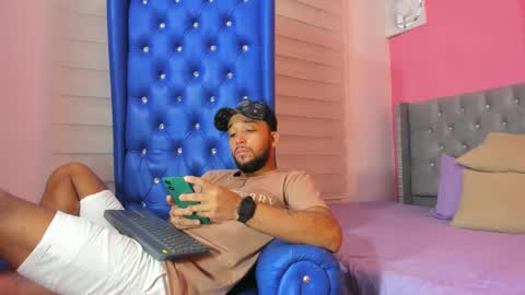 Snapshot of max_sexyhot26 chatting on 12.23.24 max_sexyhot26 online show from 12.23.24