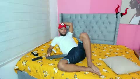 Snapshot of max_sexyhot26 chatting on 12.26.24 max_sexyhot26 online show from 12.26.24