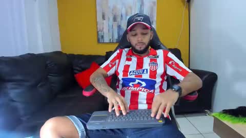 Snapshot of max_sexyhot26 chatting on 12.31.24 max_sexyhot26 online show from 12.31.24