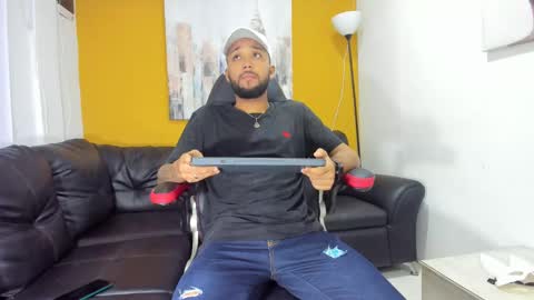 Snapshot of max_sexyhot26 chatting on 01.04.25 max_sexyhot26 online show from 01.04.25