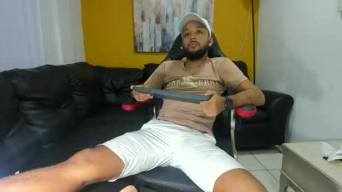 Snapshot of max_sexyhot26 chatting on 01.06.25 max_sexyhot26 online show from 01.06.25