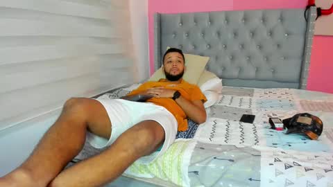 Snapshot of max_sexyhot26 chatting on 01.10.25 max_sexyhot26 online show from 01.10.25