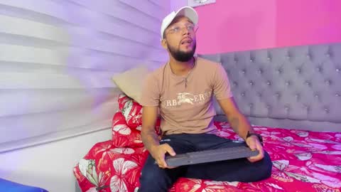 Snapshot of max_sexyhot26 chatting on 01.17.25 max_sexyhot26 online show from 01.17.25