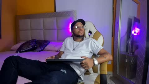 Snapshot of max_sexyhot26 chatting on 02.10.25 max_sexyhot26 online show from 02.10.25