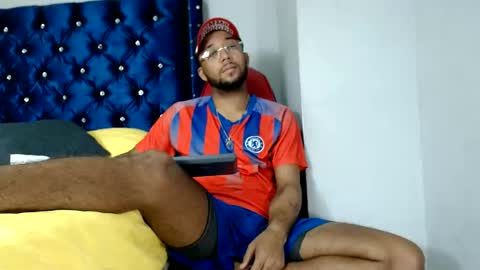 Snapshot of max_sexyhot26 chatting on 02.26.25 max_sexyhot26 online show from 02.26.25