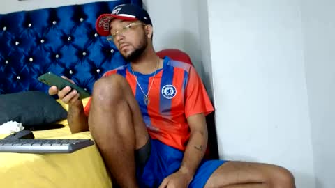 Snapshot of max_sexyhot26 chatting on 02.26.25 max_sexyhot26 online show from 02.26.25