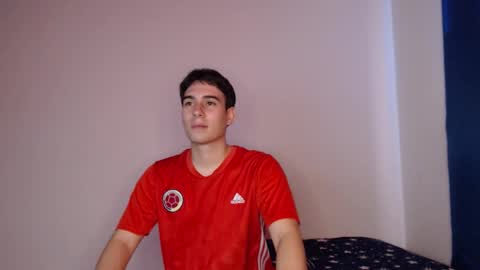 Snapshot of max_snow1616 chatting on 12.18.25 max_snow1616 online show from 12.18.25