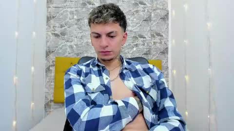 Snapshot of max_sstteel chatting on 04.23.26 max_sstteel online show from 04.23.26