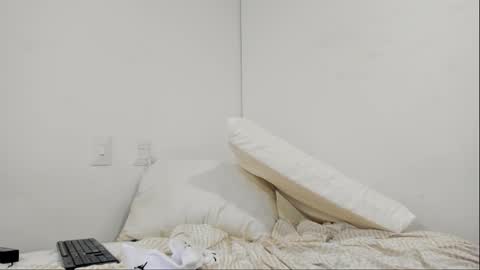 Snapshot of max_steelc chatting on 10.31.25 max_steelc online show from 10.31.25