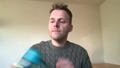 Snapshot of max_straight_1 chatting on 01.13.25 Max take off clothes online show from 01.13.25