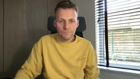 Snapshot of max_straight_1 chatting on 03.13.26 Max take off clothes online show from 03.13.26