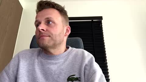 Snapshot of max_straight_1 chatting on 03.31.26 Max take off clothes online show from 03.31.26
