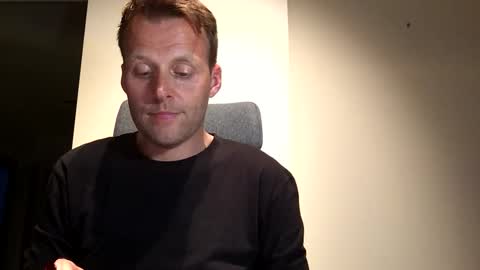 Snapshot of max_straight_1 chatting on 04.16.26 Max take off clothes online show from 04.16.26