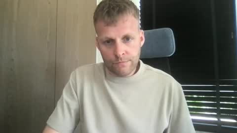 Snapshot of max_straight_1 chatting on 04.24.26 Max take off clothes online show from 04.24.26