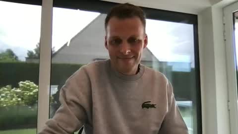 Snapshot of max_straight_1 chatting on 06.04.26 Max take off clothes online show from 06.04.26