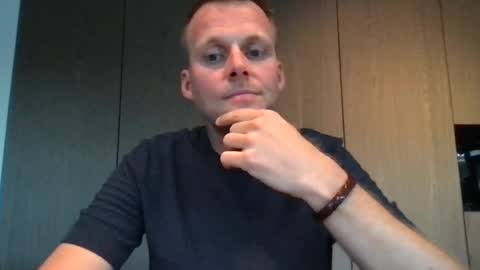Snapshot of max_straight_1 chatting on 08.05.26 Max take off clothes online show from 08.05.26