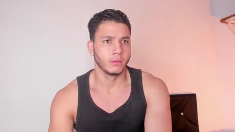 Snapshot of max_valiant chatting on 09.13.25 max online show from 09.13.25